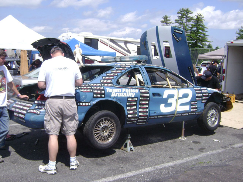 Illustration for article titled The 24 Hours Of LeMons New England 2009 Über Gallery, Part 2